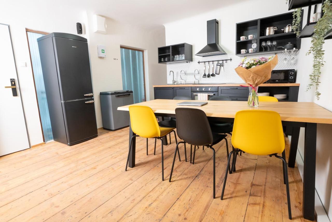 White Wolf House Hostel & Apartments Praha Eksteriør bilde