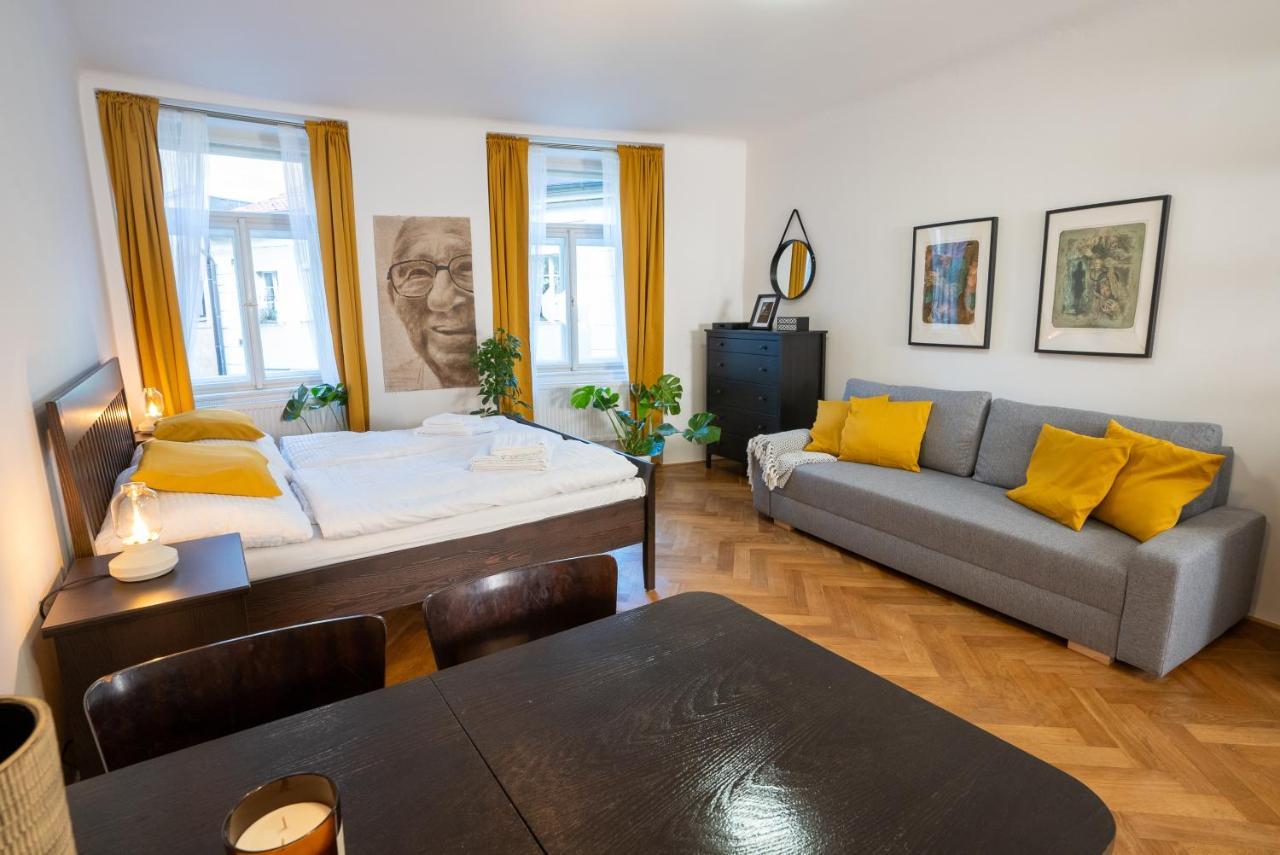 White Wolf House Hostel & Apartments Praha Eksteriør bilde