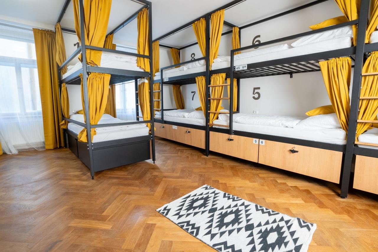 White Wolf House Hostel & Apartments Praha Eksteriør bilde