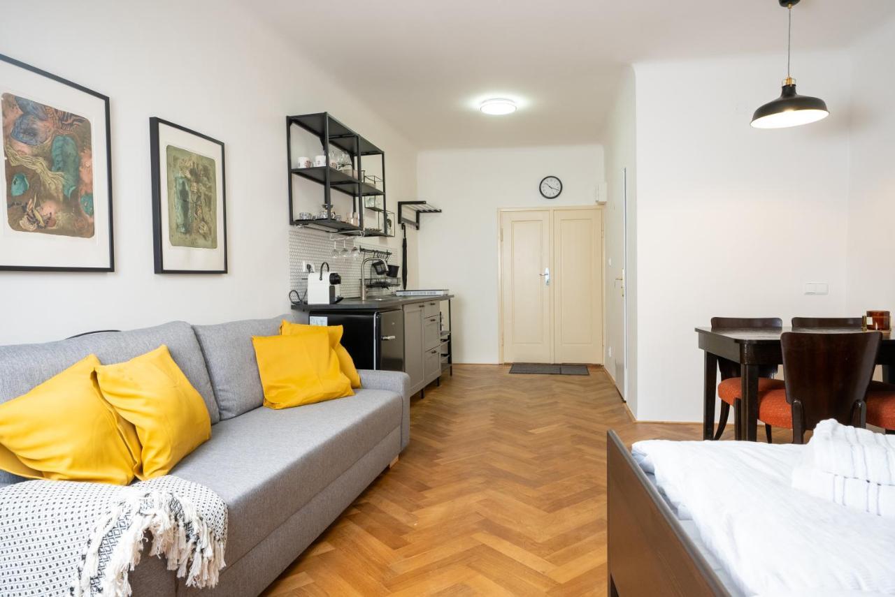 White Wolf House Hostel & Apartments Praha Eksteriør bilde