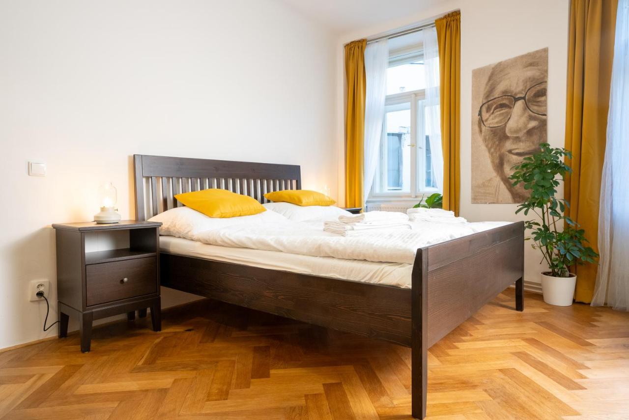 White Wolf House Hostel & Apartments Praha Eksteriør bilde
