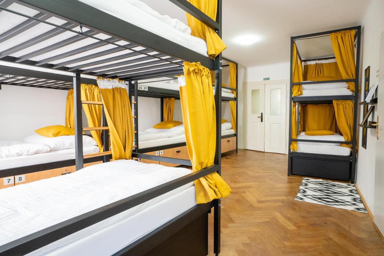 White Wolf House Hostel & Apartments Praha Eksteriør bilde