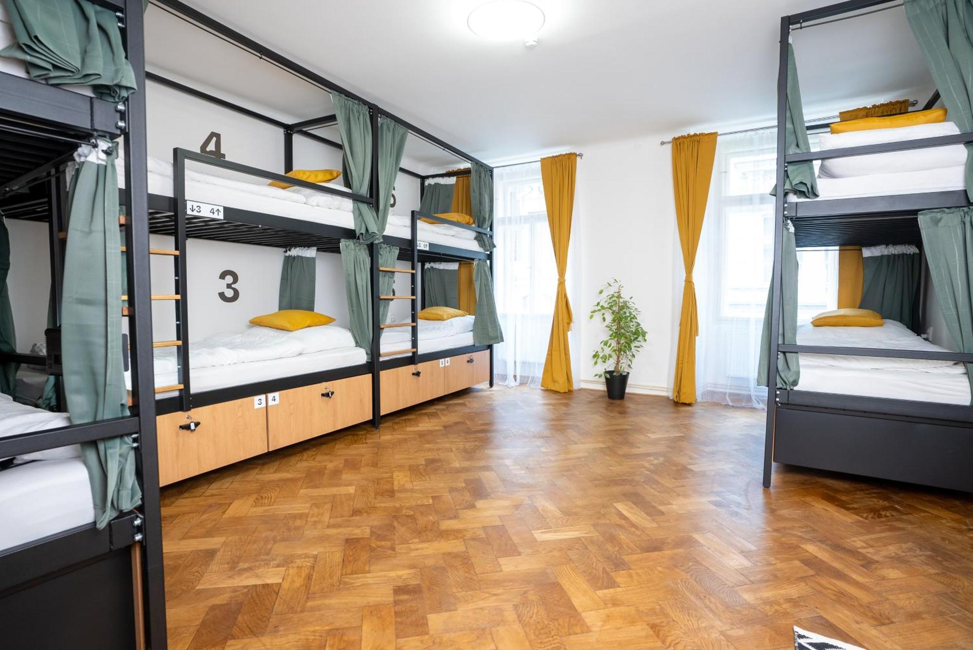 White Wolf House Hostel & Apartments Praha Eksteriør bilde