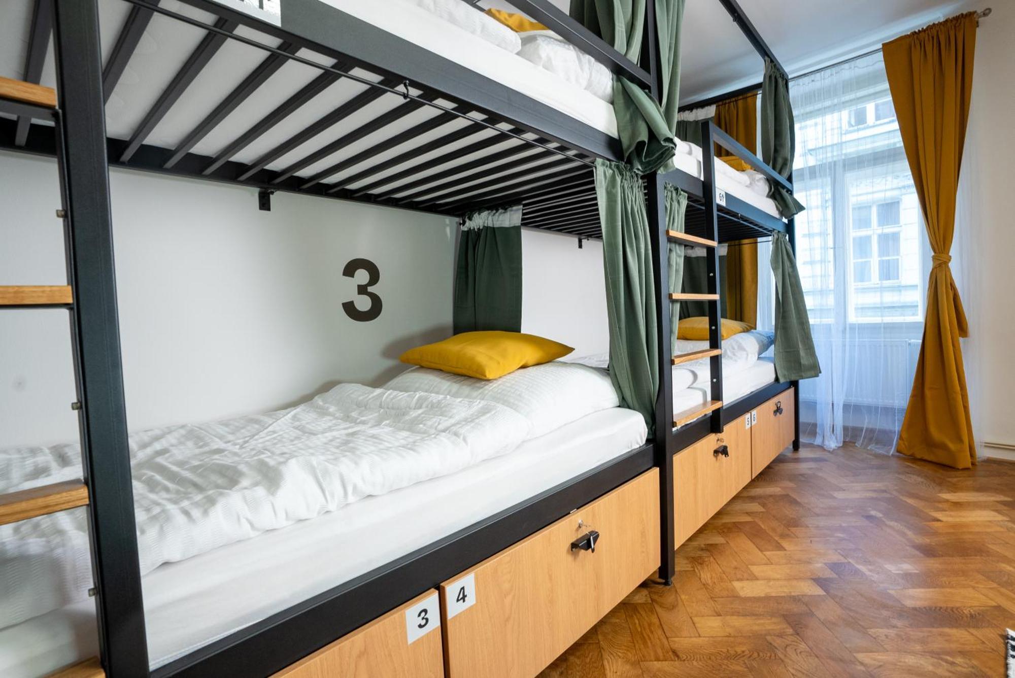 White Wolf House Hostel & Apartments Praha Eksteriør bilde